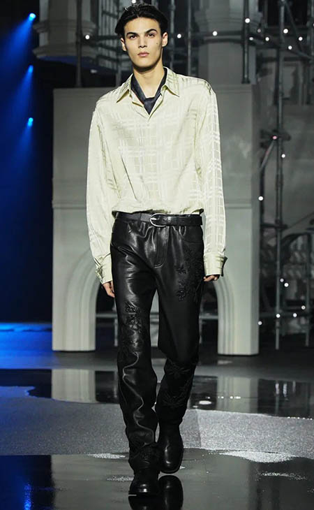 أسبوع لندن للموضة: الأسلوب اللندني في مجموعة Burberry